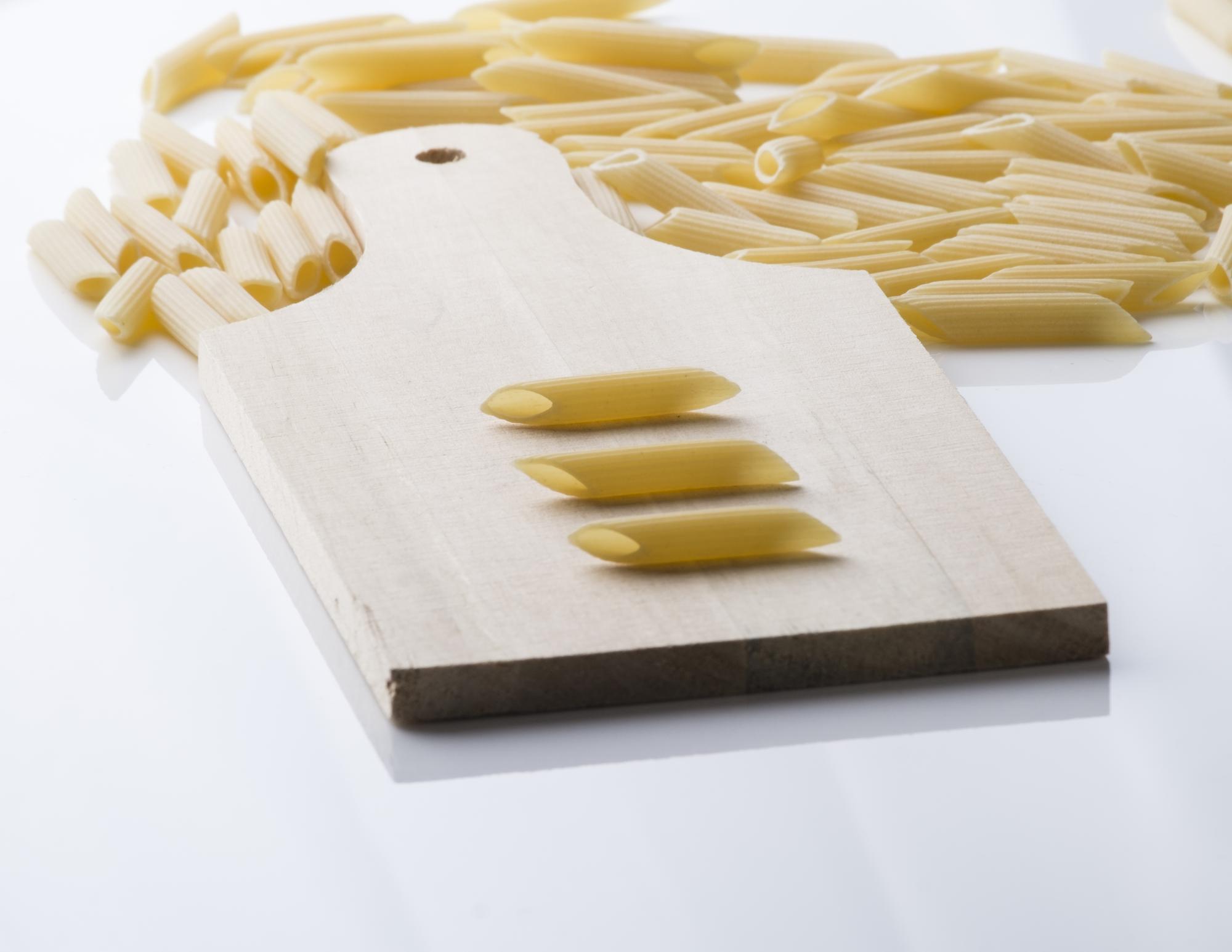 Pasta fresca su tagliere